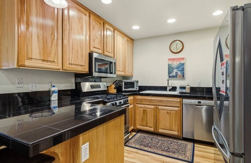 Olympic Valley Apartment | Tahoe Basecamp | Ski, Spa & Lake Access