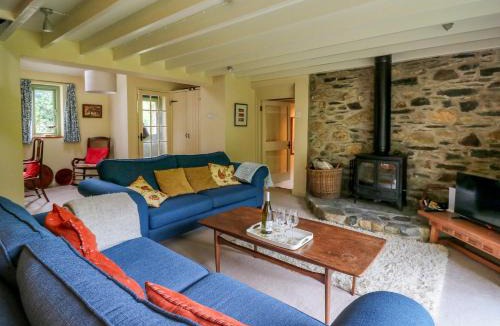 Dinas Cross House | Taibach