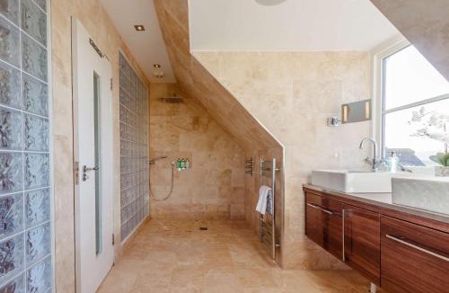Kirriemuir Villa | Taigh Gleusta