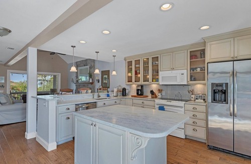 Palm Island House | Tailwind South: Beautiful 3 bedroom across the street from Beach!