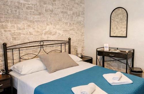 Omales House | Tainaros Rooms - Beachfront Cozy Getaways