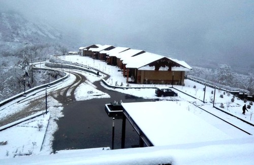 Nishat-Shalimar Hotel | Taj Dal View Srinagar