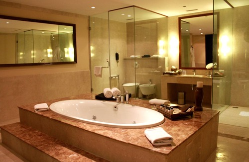 Nishat-Shalimar Hotel | Taj Dal View Srinagar