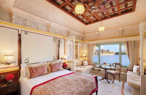 Udaipur Hotel | Taj Lake Palace