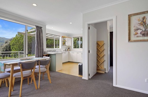 Akaroa House | Takamatua Holiday Home