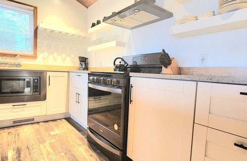 Gay House | Take in Lake Superior breathtaking views! Centrally located with a Sauna and A/C