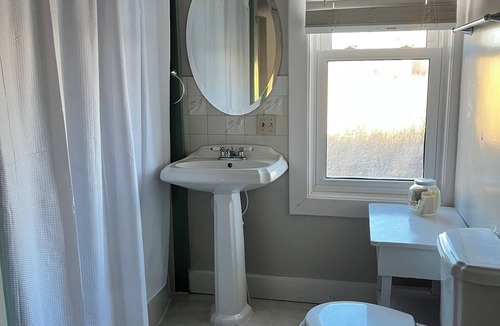 Platte County House | Take it easy at this unique and tranquil getaway.