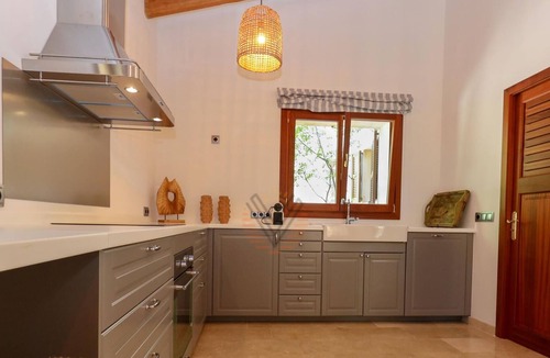 Son Servera Cottage | Talaiot de Pula elegant holiday home with swimming pool at the foot of the golf