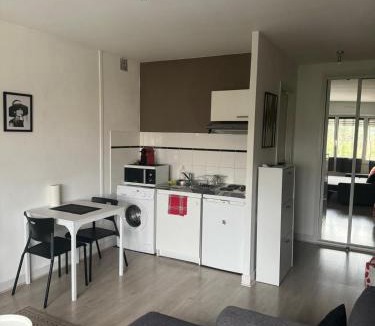 Talence Apartment | Talence - Studio 25 m2 dans résidence avec parking privé à 10 mn de Bordeaux en Tram