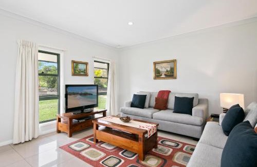 Lovedale Villa | Talga Estate