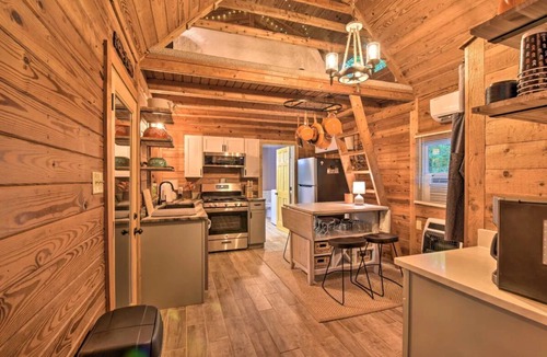 Jasper Cabin | Talking Rock Creek Cabin - 1.2acres with beautiful creek running through it.