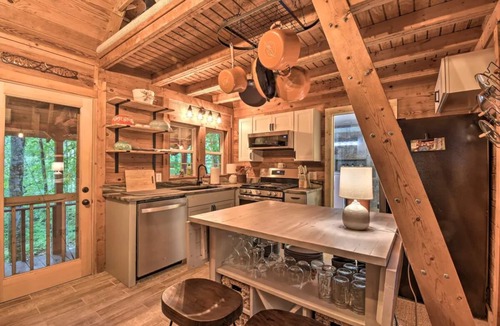 Jasper Cabin | Talking Rock Creek Cabin - 1.2acres with beautiful creek running through it.