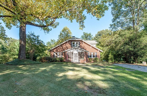 Wiley House | Tallulah's Tranquility: A Classic Craftsman at Tallulah Gorge