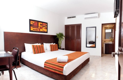 Granada Hotel | TAMA Hotel Granada Real Cali