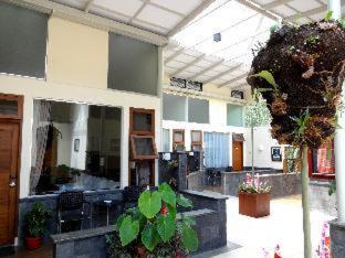 Merek Resort | Taman Simalem Resort