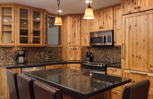 Snowmass Village Condo | Tamarack - Steps to the Slopes + ASE Transportation
