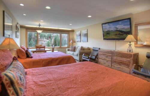 Purgatory House | Tamarron Lodge Studio 229
