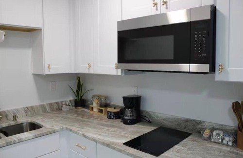 Tampa Apartment | Tampa Dream Getaway "B