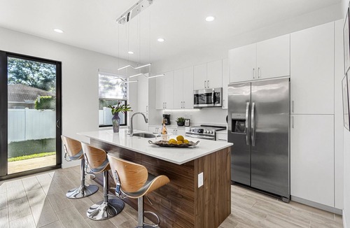 Pinecrest West Park House | Tampa Escape, 2 Townhomes Close to Stadium + Downtown