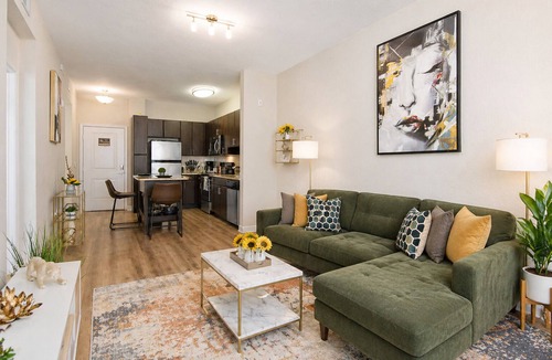Carver City - Lincoln Gardens Apartment | Tampa Tropical-Heated Saltwater Pool-10 Min to TPA