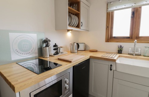 Acrefair House | Tan Y Castell Shepherds Hut,.