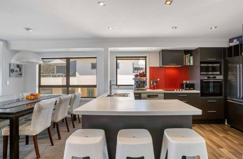 Whangamata House | Tangaroa Beachside Bliss