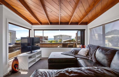 Whangamata House | Tangaroa Beachside Bliss