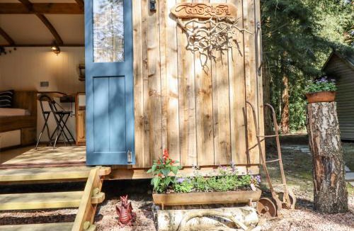 Kingswood House | Tanglewood Shepherds Hut