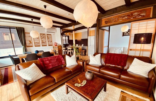 Madarao Mountain Resort House | Tani5 sleepsprivate openair bathself catered 8seater carprivate kitchenmoutain view / Iiyama Nagano