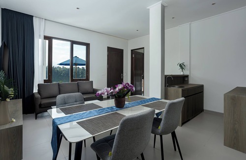 Menanga Hotel | Tapa Agung View