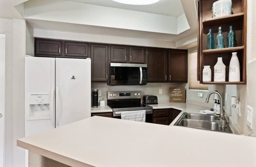 North Mountain Apartment | Tapatio Cliffs Condo: 1st Floor, 3 Heated Pools