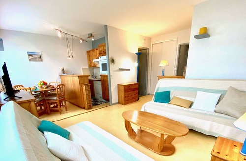 Courseulles-sur-Mer Apartment | Taphao YourHostHelper