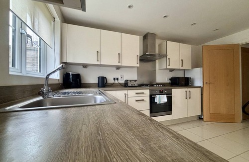 Bray on Thames Ski Chalet | Taplow Spacious Stylish Four Bedroom Townhouse