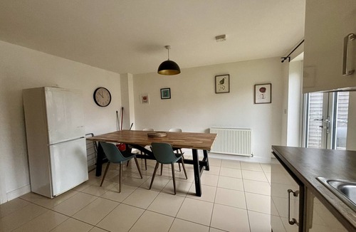 Bray on Thames Ski Chalet | Taplow Spacious Stylish Four Bedroom Townhouse