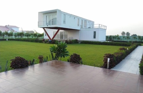 Faridabad Villa | Tara's Riverside Farm