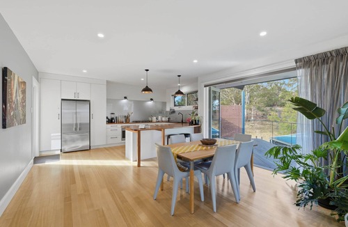 Taroona House | Taroona Hideaway – 3 Bed House with Sauna