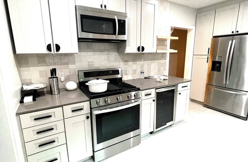 Tarrytown House | Tarrytown/Windsor Rd Furnished Home- 3BR/2BA Walkable West Austin