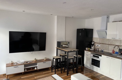 Boujan-sur-Libron House | Taste the exceptional elegance of this super apartment.