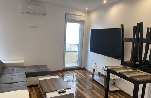Boujan-sur-Libron House | Taste the exceptional elegance of this super apartment.