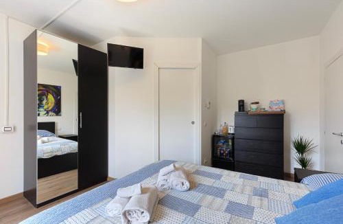Cernobbio House | Tata's Room