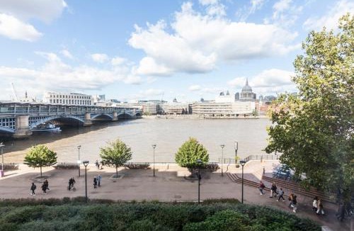 South Bank Apartment | Tate Modern River View