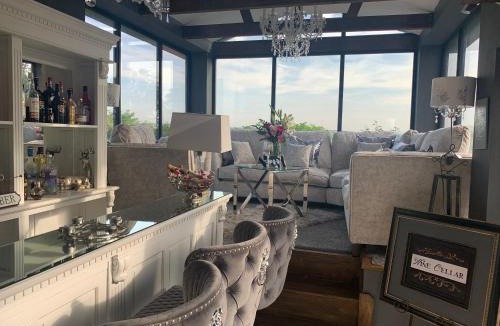 Vale of Glamorgan Bed & Breakfast | Tathan Herd