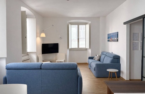Trieste Old Town Apartment | TATI HOME - two-room apartment in the center 1 minute from piazza unità