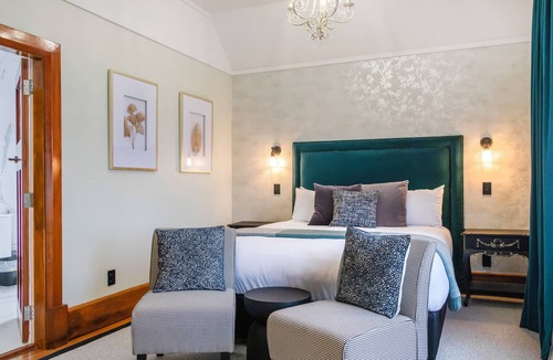 Manakau Hotel | Tatum