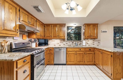 Dripping Springs House | Tawnya’s Secret Hideaway | 20-Mile Views