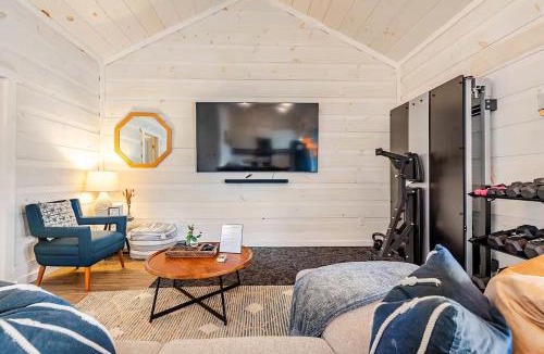 Taylor Creek House | Taylor Creek Isles Cottage | Lake Access + SunDeck