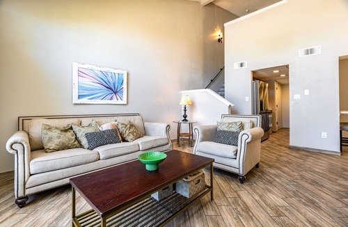 Taylor Ranch House | Taylor Ranch Respite - Modern, Light, Open Concept
