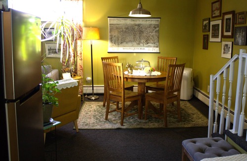 Fall River Apartment | Taylor's Pharmacy Guesthouse