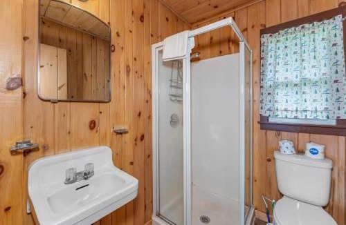 Phelps House | TB6 Thunder Bay Resort Cabin 6