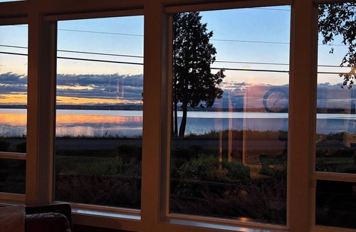 Blaine House | tBlaine Waterfront Escape with Breathtaking Views